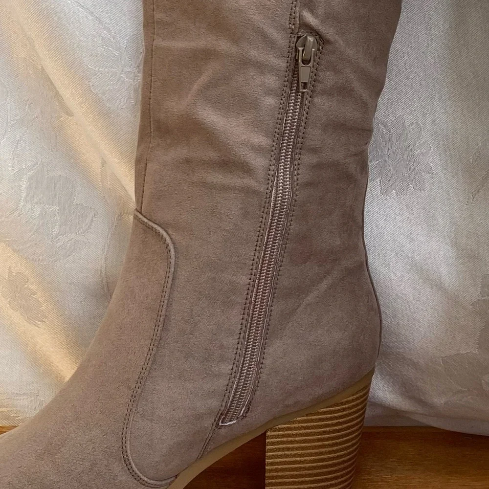 SOFT VEGAN LEATHER HEELED ZIPPER BOOTS - Picture 9 of 16